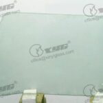 RH FRONT DOOR GLASS GREEN